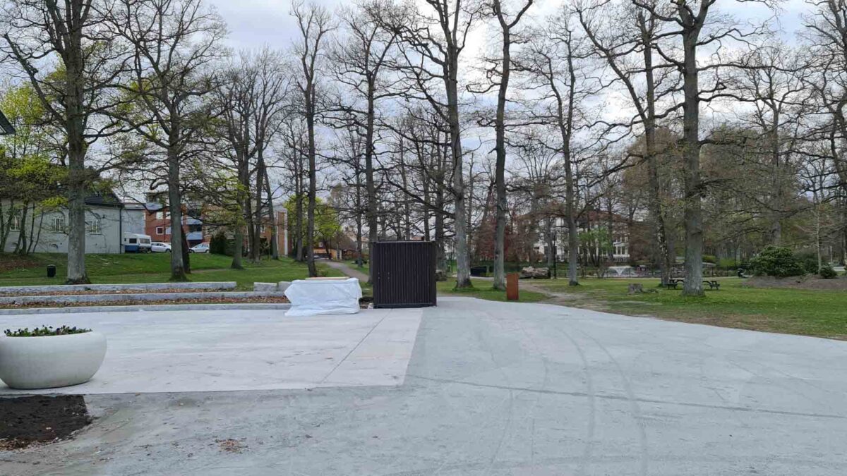 Lystlunden Park – Urban Utebane (2022) — Lystlunden Park 2022 – Kunstisbane i Horten